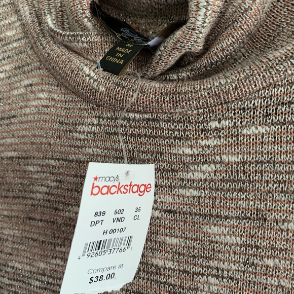 Tops - Picture 3 of 4